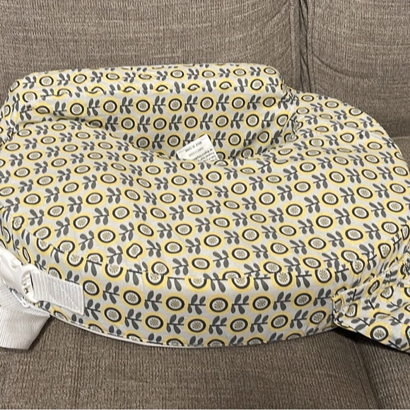 Nursing pillow - Picture 2 of 2